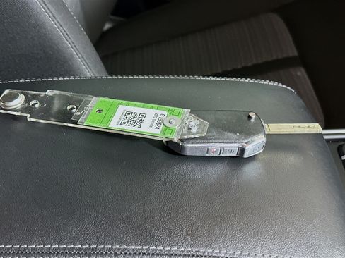 Used 2023 Kia Sorento LX FWD image 32
