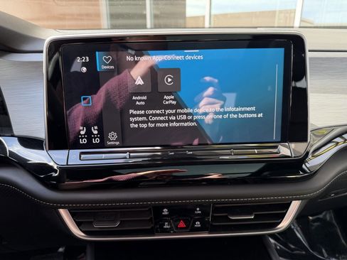 Used 2024 Volkswagen Atlas Cross Sport SE w/ Panoramic Sunroof Package image 20