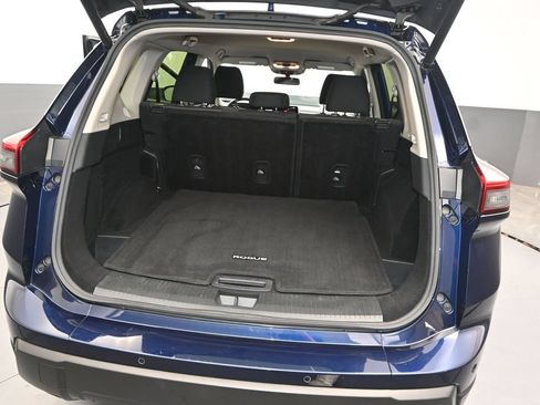 Used 2025 Nissan Rogue SV FWD image 14