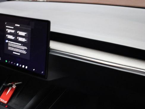 Used 2023 Tesla Model X image 34