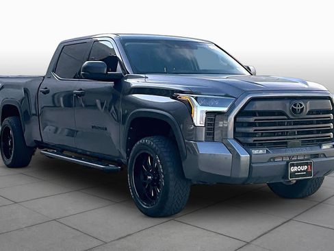Used 2022 Toyota Tundra SR5 RWD image 3