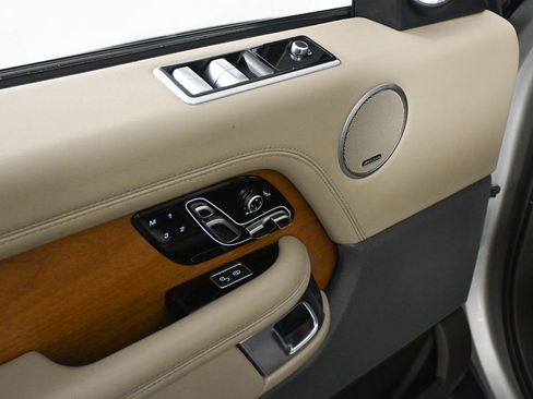 Used 2020 Land Rover Range Rover HSE image 8