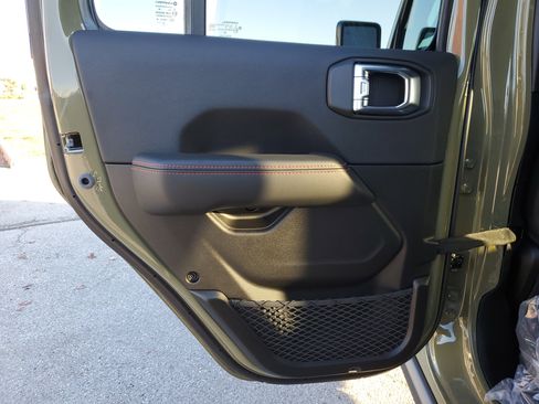 New 2026 Jeep Wrangler Unlimited Rubicon image 9