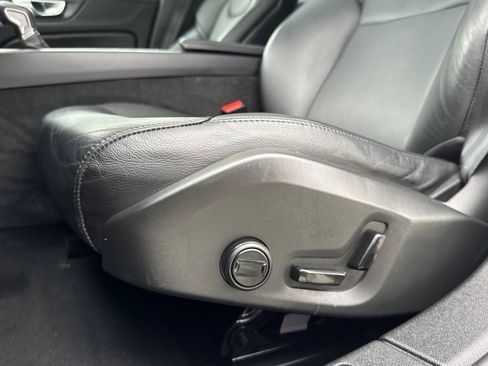 Used 2020 Volvo S60 T5 Momentum w/ Protection Package image 13