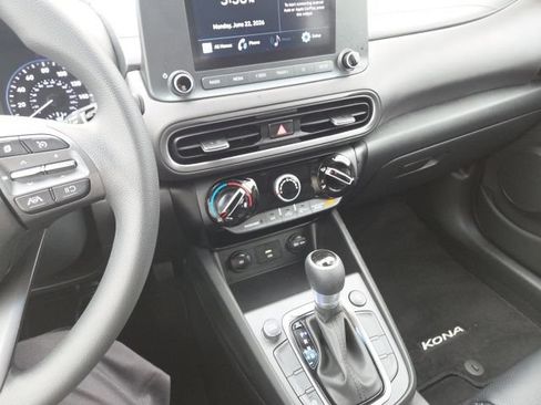 Used 2022 Hyundai Kona SEL AWD/4WD image 30