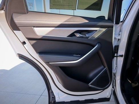 Used 2024 Jaguar F-PACE R-Dynamic S image 37