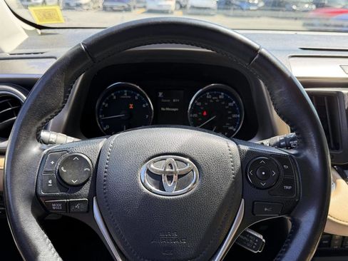 Used 2016 Toyota RAV4 Limited AWD/4WD image 32