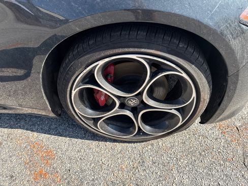 Used 2024 Alfa Romeo Giulia Veloce image 12