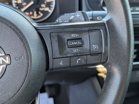 Used 2023 Nissan Rogue S image 17