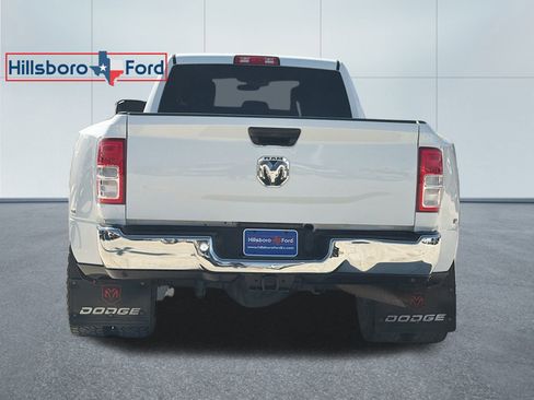 Used 2019 RAM 3500 Tradesman w/ Chrome Appearance Group image 9