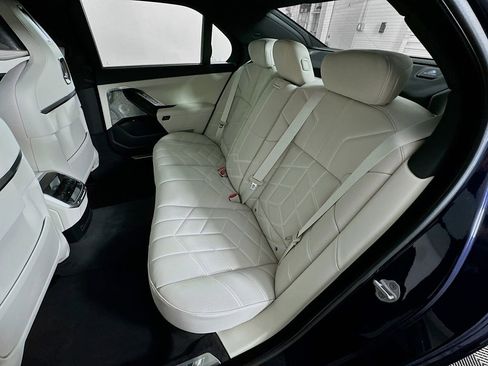 New 2026 BMW 750e xDrive w/ Executive Package image 17