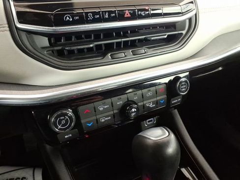 Used 2023 Jeep Compass Limited image 20