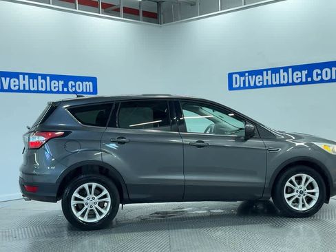 Used 2017 Ford Escape SE FWD image 3