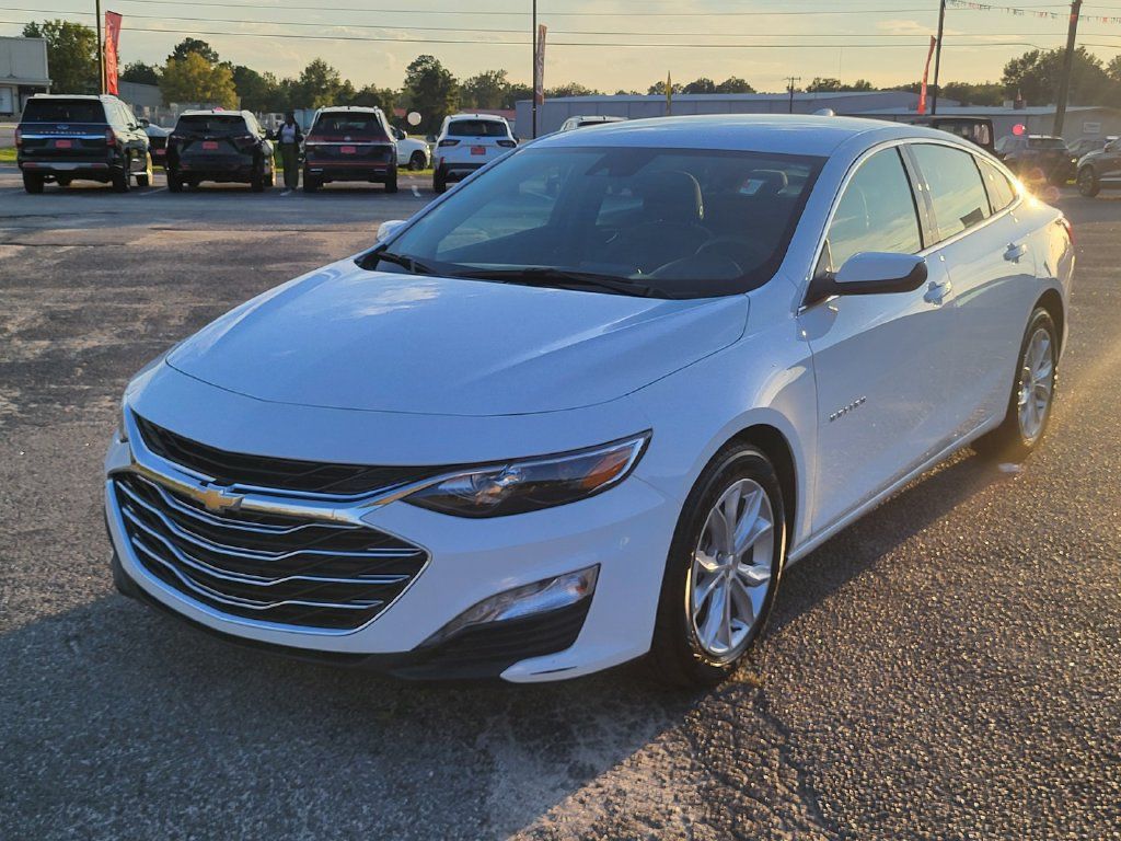 Used 2025 Chevrolet Malibu LT FWD image 5