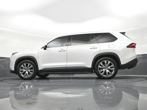 Used 2024 Toyota Grand Highlander AWD Hybrid image 25
