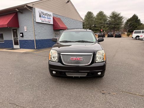 Used 2009 GMC Yukon Denali image 2