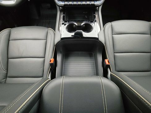 New 2026 GMC Yukon Elevation w/ LPO, Floor Liner Package image 18