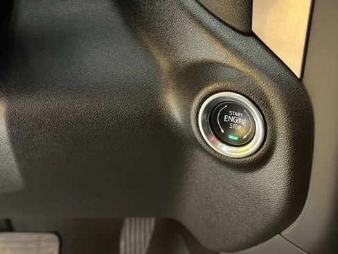 Used 2025 Chevrolet Silverado 2500 Custom w/ Custom Value Package image 28