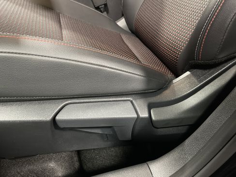 Used 2025 Nissan Kicks SR image 10