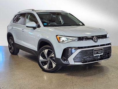 New 2025 Volkswagen Taos SE