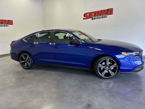 Used 2024 Honda Accord Sport image 2