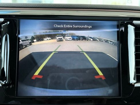 Used 2020 Chrysler Pacifica Limited image 48