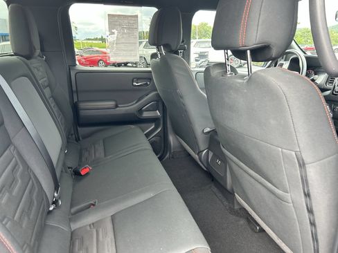 Used 2024 Nissan Frontier PRO-4X AWD/4WD image 18