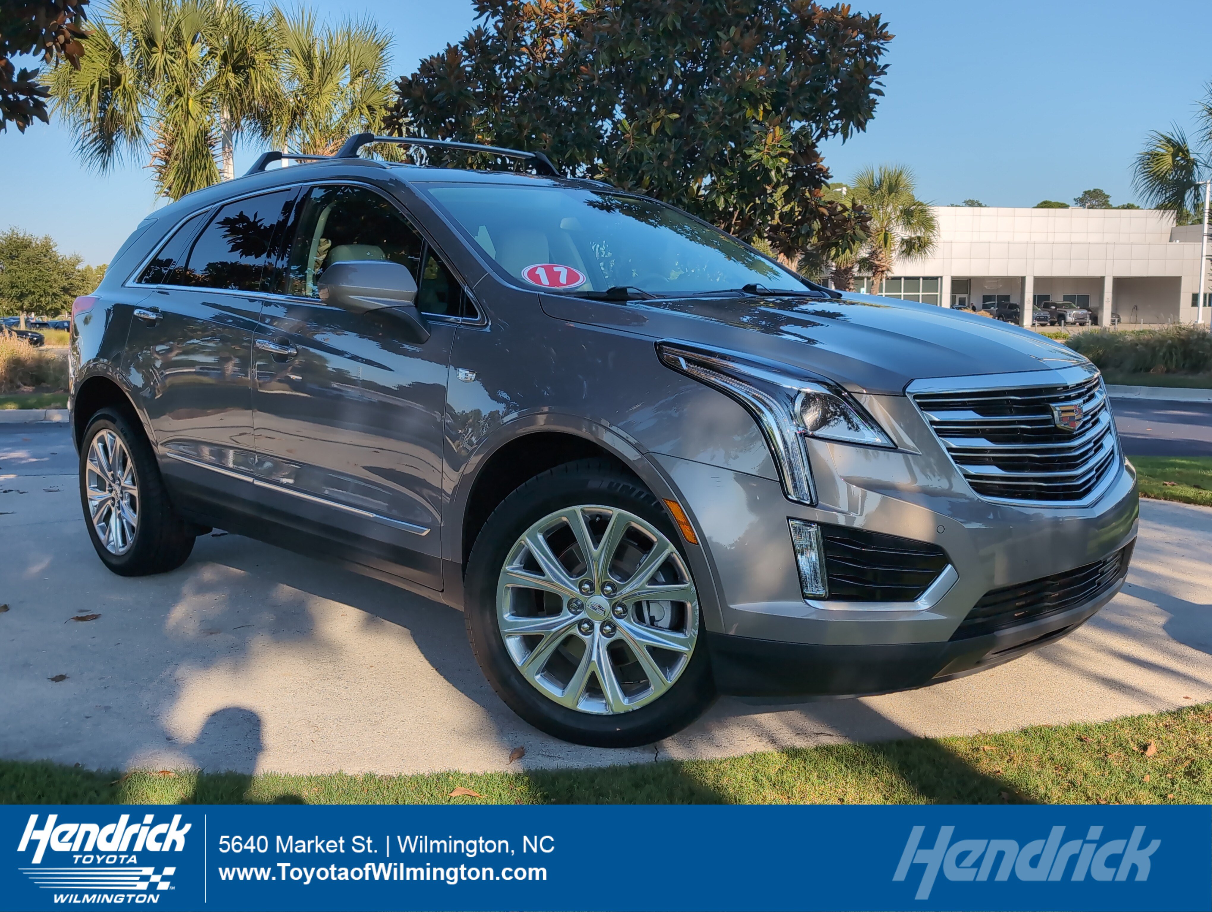 Used 2017 Cadillac XT5 Luxury w/ Driver Awareness Package FWD image 1