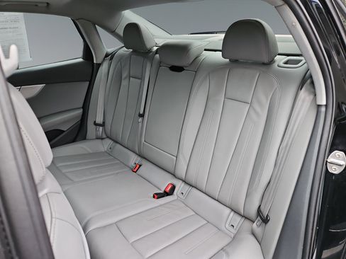 Used 2017 Audi A4 2.0T Premium image 13