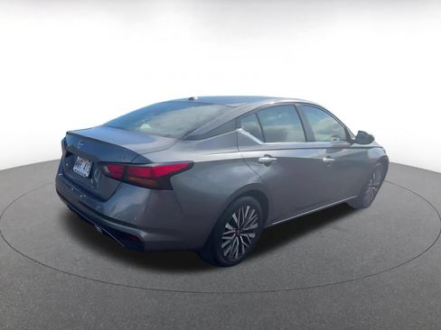 Used 2023 Nissan Altima 2.5 SV FWD image 15