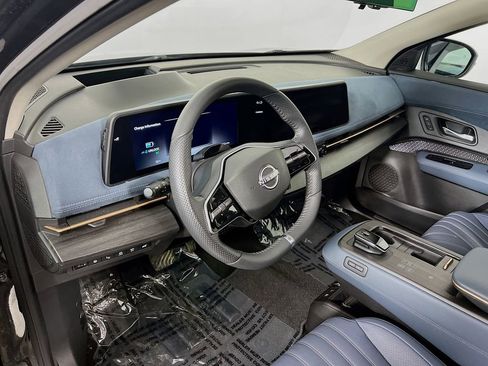 Used 2025 Nissan Ariya Platinum image 8