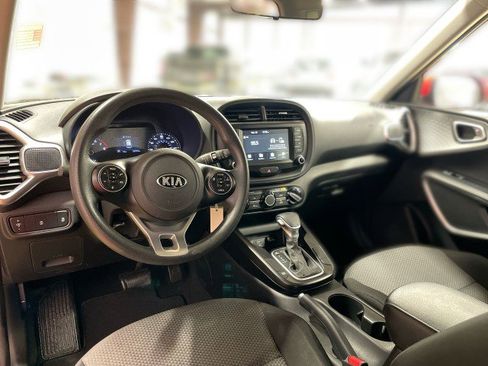Used 2020 Kia Soul LX image 17