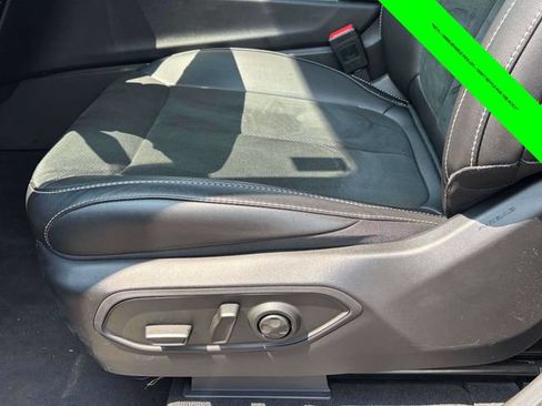 Used 2025 Jeep Grand Cherokee L Altitude AWD/4WD image 5