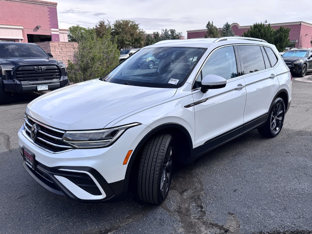 Used 2023 Volkswagen Tiguan SE AWD/4WD image 4