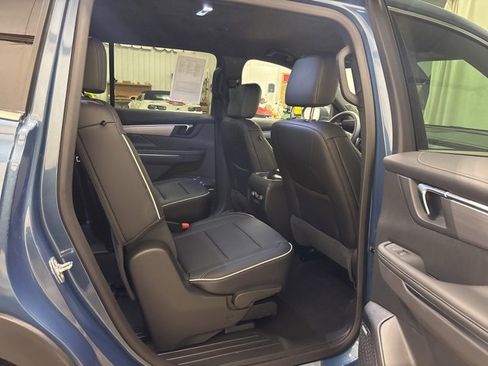 Used 2025 Buick Enclave Preferred image 15