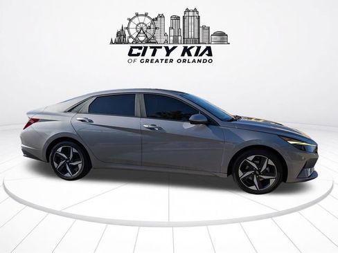 Used 2023 Hyundai Elantra SEL w/ Convenience Package FWD image 8