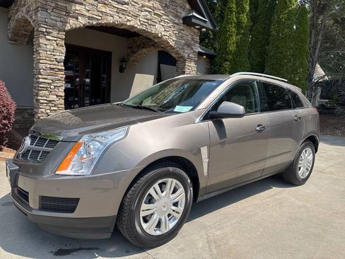 Used 2011 Cadillac SRX Luxury AWD/4WD image 2