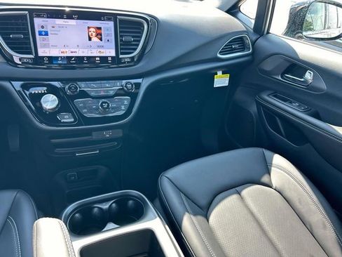 New 2026 Chrysler Voyager LX FWD image 15