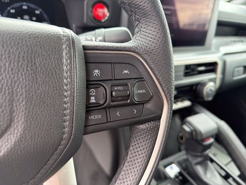 Used 2025 Toyota Tacoma TRD Off-Road AWD/4WD image 20