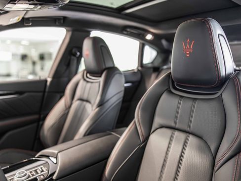 Used 2024 Maserati Levante Modena Ultima image 18