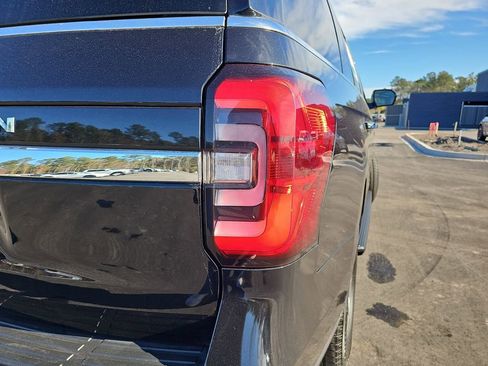 Used 2024 Ford Expedition Limited image 39