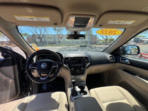 Used 2021 Jeep Grand Cherokee Laredo RWD image 13
