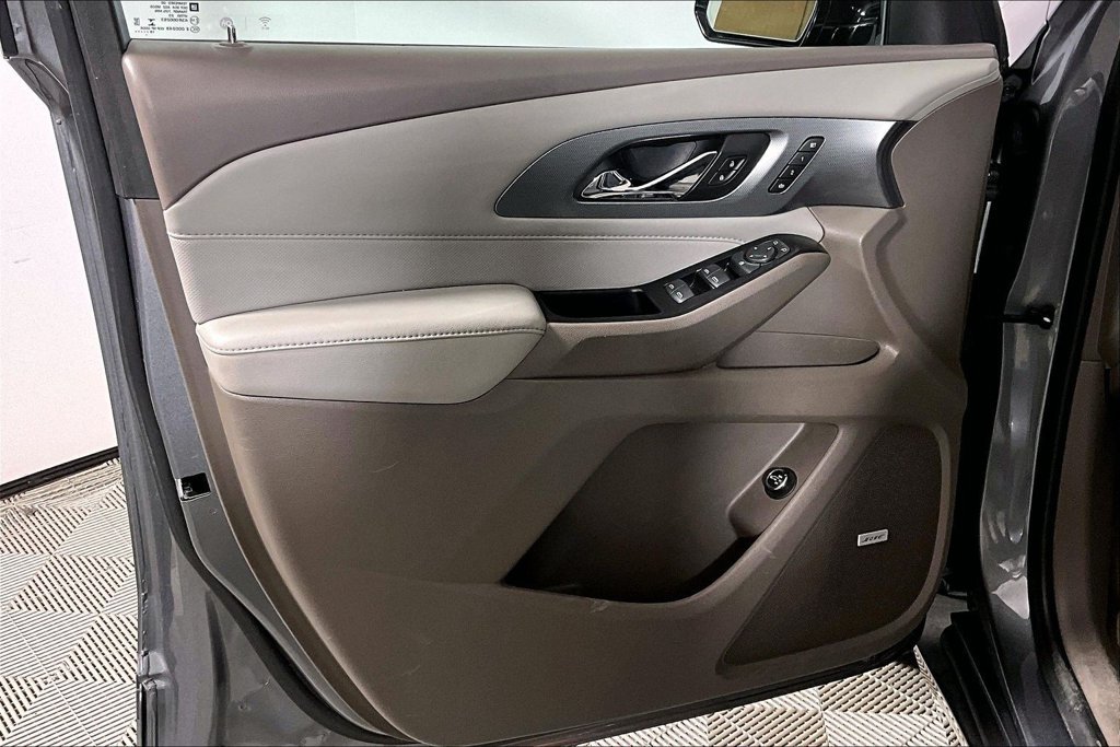 Used 2020 Chevrolet Traverse Premier FWD image 18