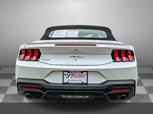 Used 2024 Ford Mustang Premium image 5