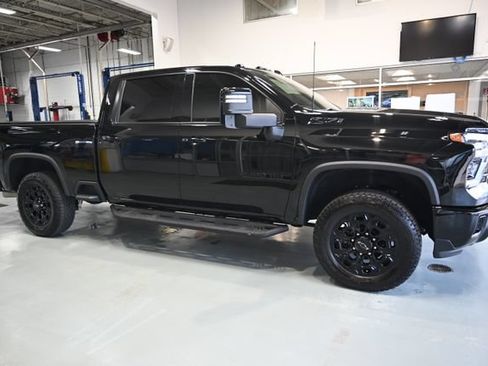 Used 2024 Chevrolet Silverado 2500 LTZ w/ LTZ Plus Package AWD/4WD image 4