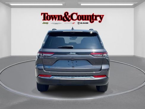 Used 2023 Jeep Grand Cherokee 4WD 4xe w/ Luxury Tech Group II image 6