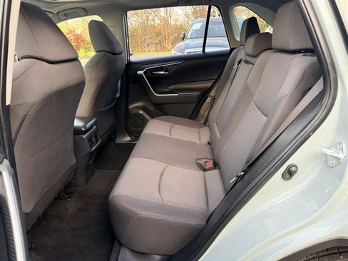 Used 2019 Toyota RAV4 XLE AWD/4WD image 21