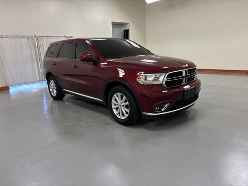 Used 2019 Dodge Durango SXT w/ 3rd Row Seating Group RWD image 2