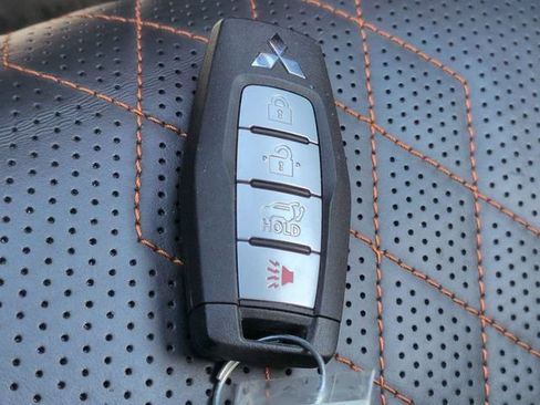 Used 2023 Mitsubishi Outlander SEL FWD image 30