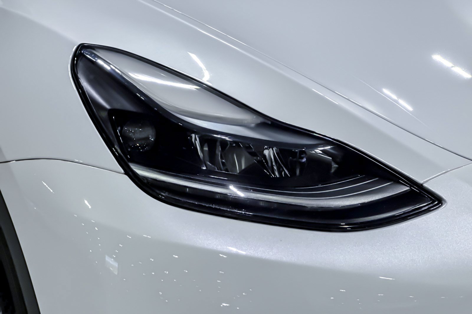 Used 2023 Tesla Model Y Performance AWD/4WD image 12